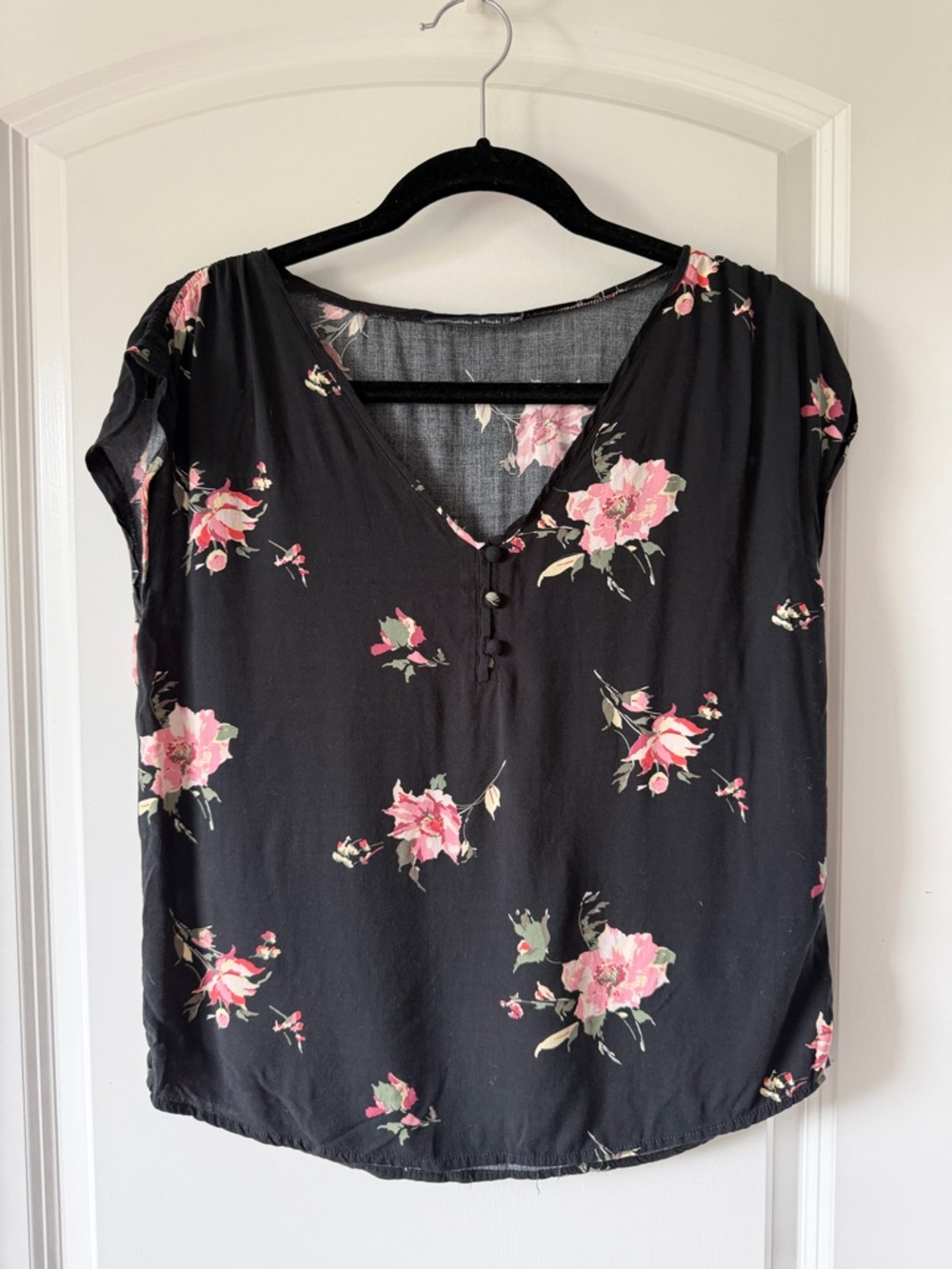 Abercrombie & Fitch Y2K Black Floral V-Neck Blouse